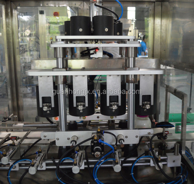 Volledig automatische lineaire dekselmachine voor metalen draadloze flessen Makkelijk te maken en onderhouden