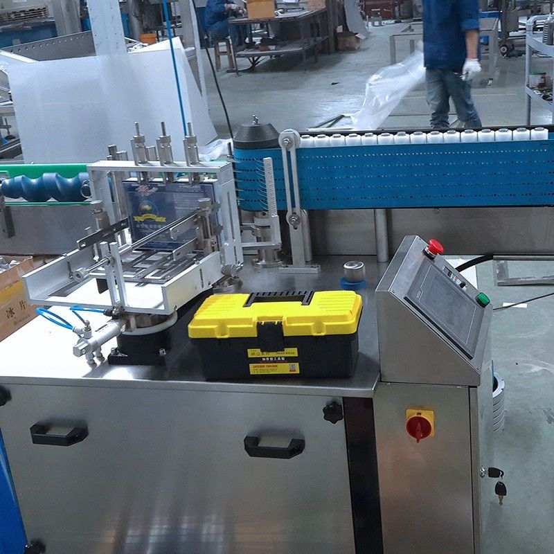 Volledig automatische pasta-etiketteringsmachine voor ronde flessen potten 400 kg laadvermogen