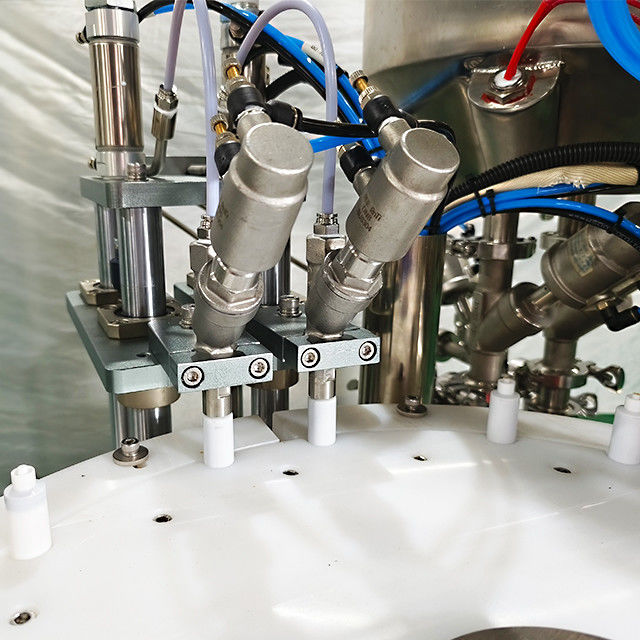 Kleine dosis 10 ml pneumatische 2-kop vulmachine en schroefkapper voor vloeibare oliegel