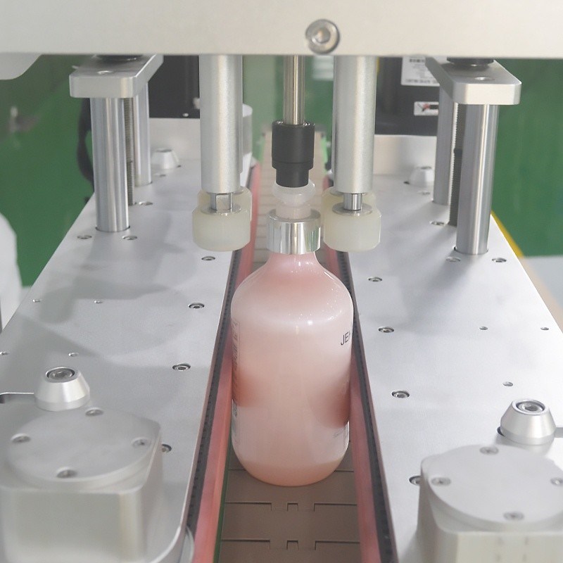 nauwkeurigheid Automatische roterende schroefkappen voor voedsel- en drankwinkels in grote vraag