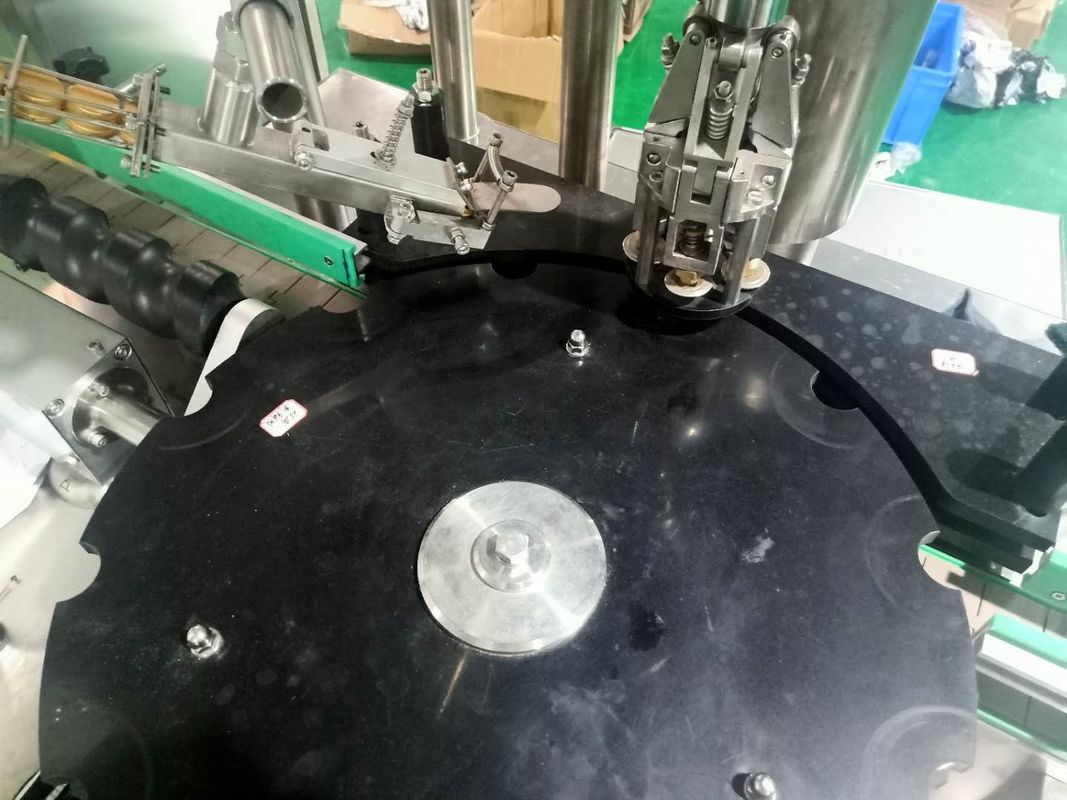 Volledig automatische dopmachine voor flessen met een diameter van 35-100 mm en 100-130 mm Topverkoper