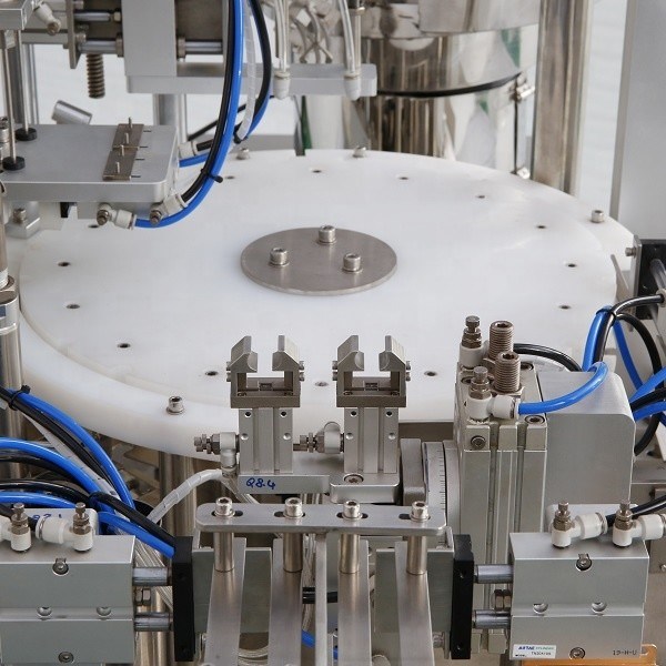 1000BPH CE gecertificeerde Gels Reagentia Spuiten 2 Hoofdvulmachine voor CE-certificaat