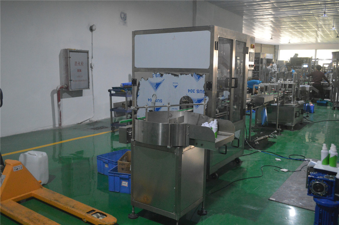 16 koppen huidverzorgingsfles Peristaltische pomp vulmachine Productielijn voor de productie