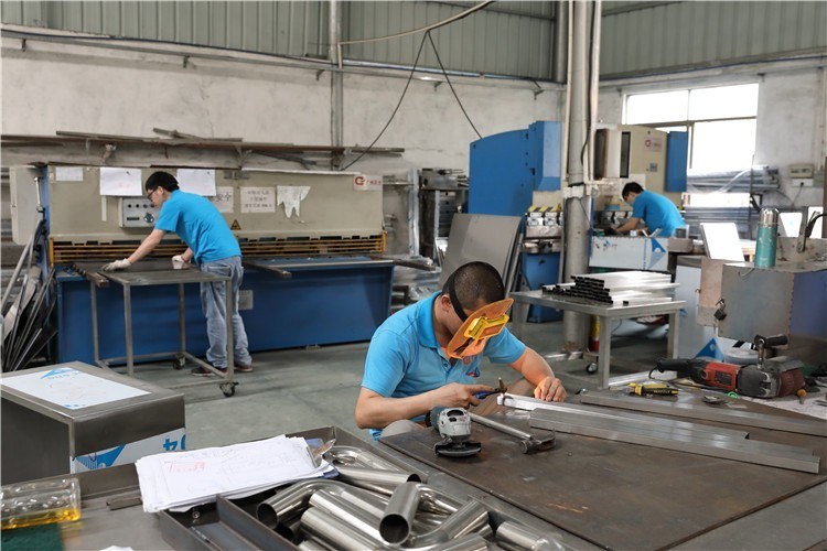 Automatische schroefkappen voor flessen met plastic deksel met een metaaldeksel gegarandeerd