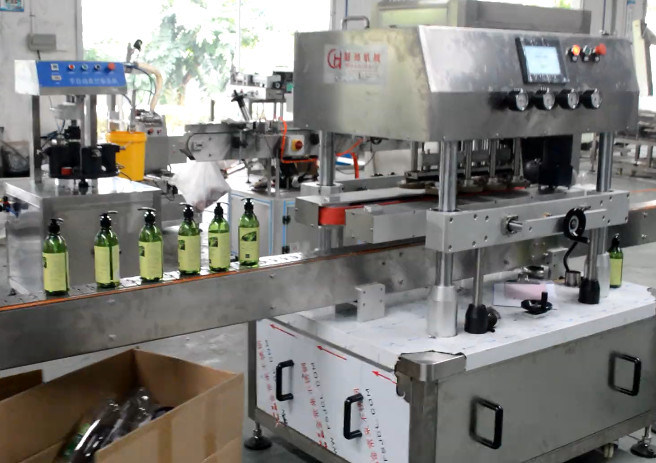 8 paren wiel rotatie lineaire dekselmachine voor grondstofflessen 30-120 mm diameter