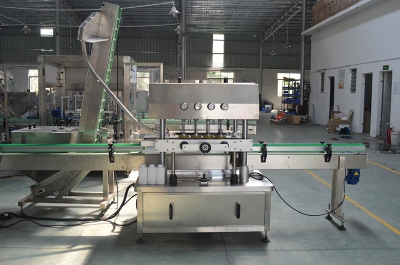 8 paren wiel rotatie lineaire dekselmachine voor grondstofflessen 30-120 mm diameter