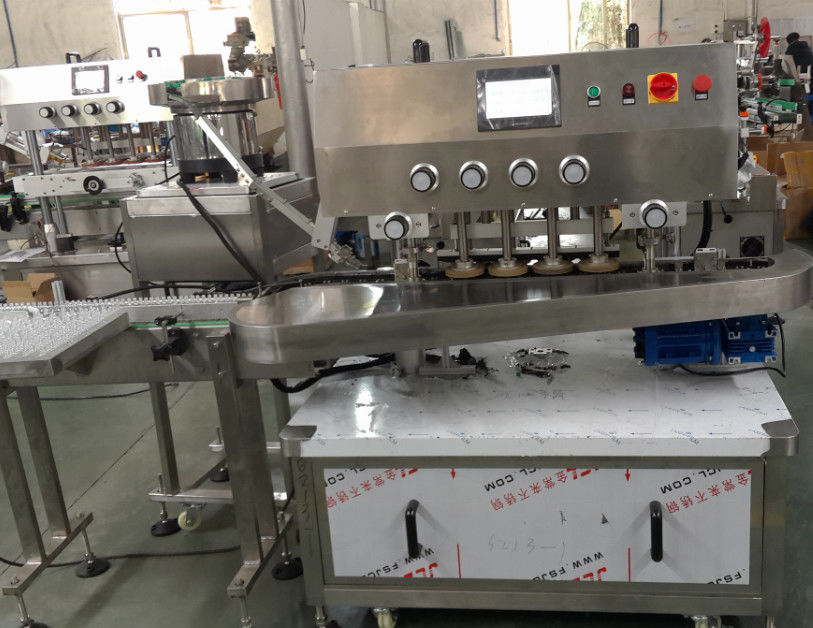 Machine voor het afsluiten van glazen flessen met een kleine capaciteit voor essentiële olie en medicinale olie